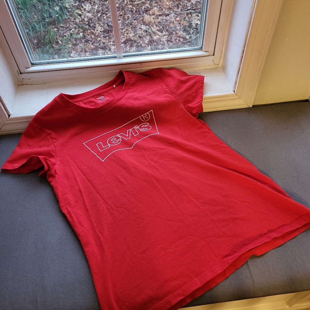 Levi's red top for women